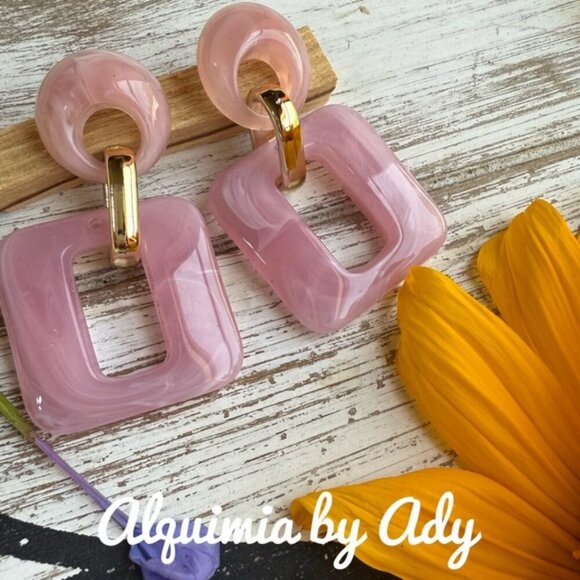 Oversized pink and gold swirl acrylic earrings - Picture 1 of 1